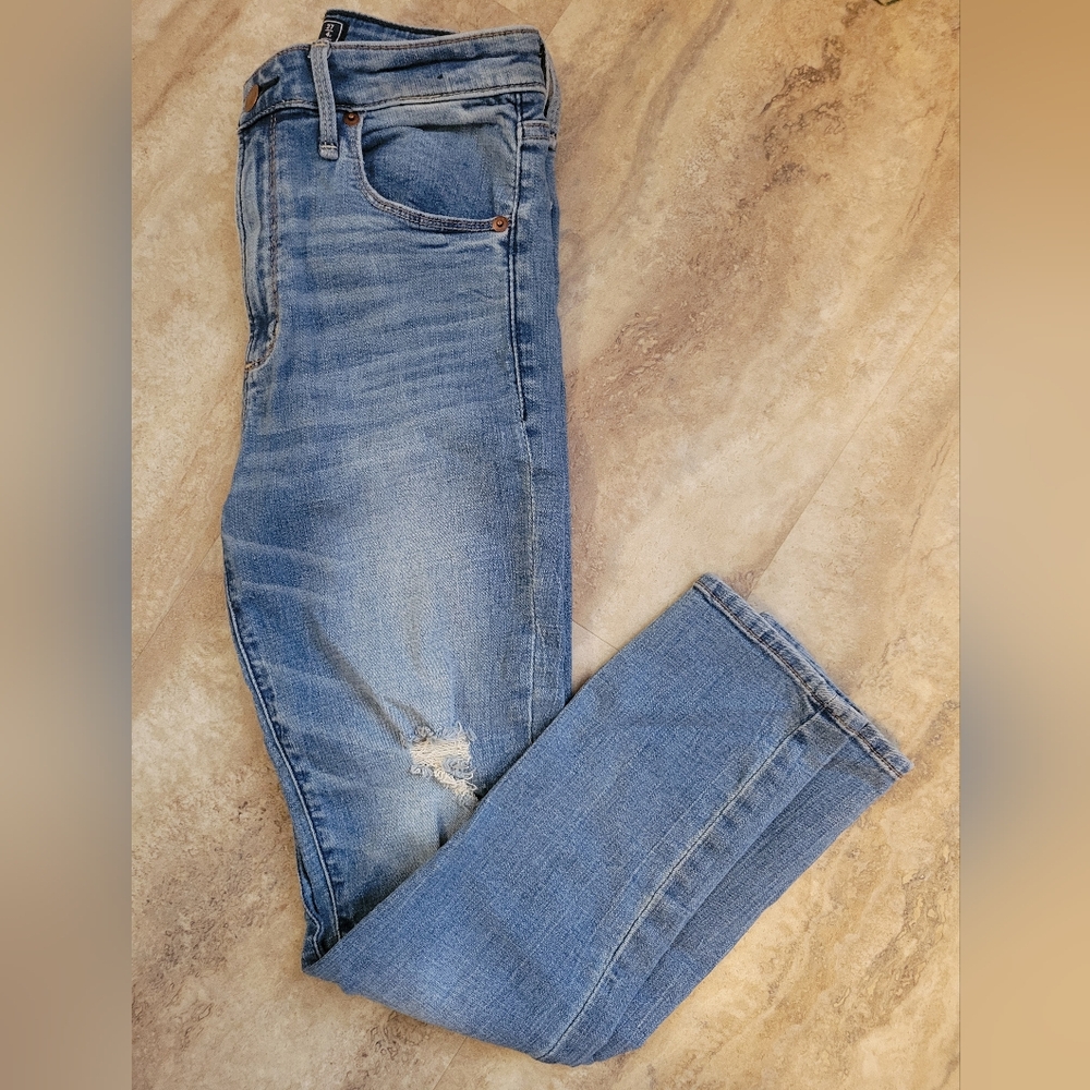 Abercrombie & Fitch Simone High-rise Distressed Ankle Jeans 27/4r